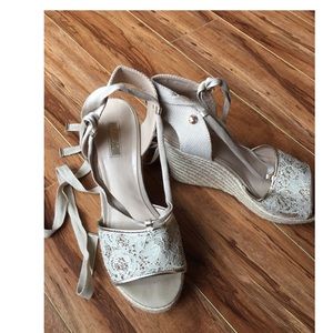 Guess Gold Sparkle & Cream Colored Wedges